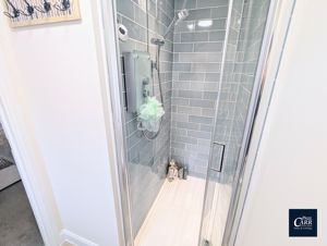 Master En-Suite - 3- click for photo gallery